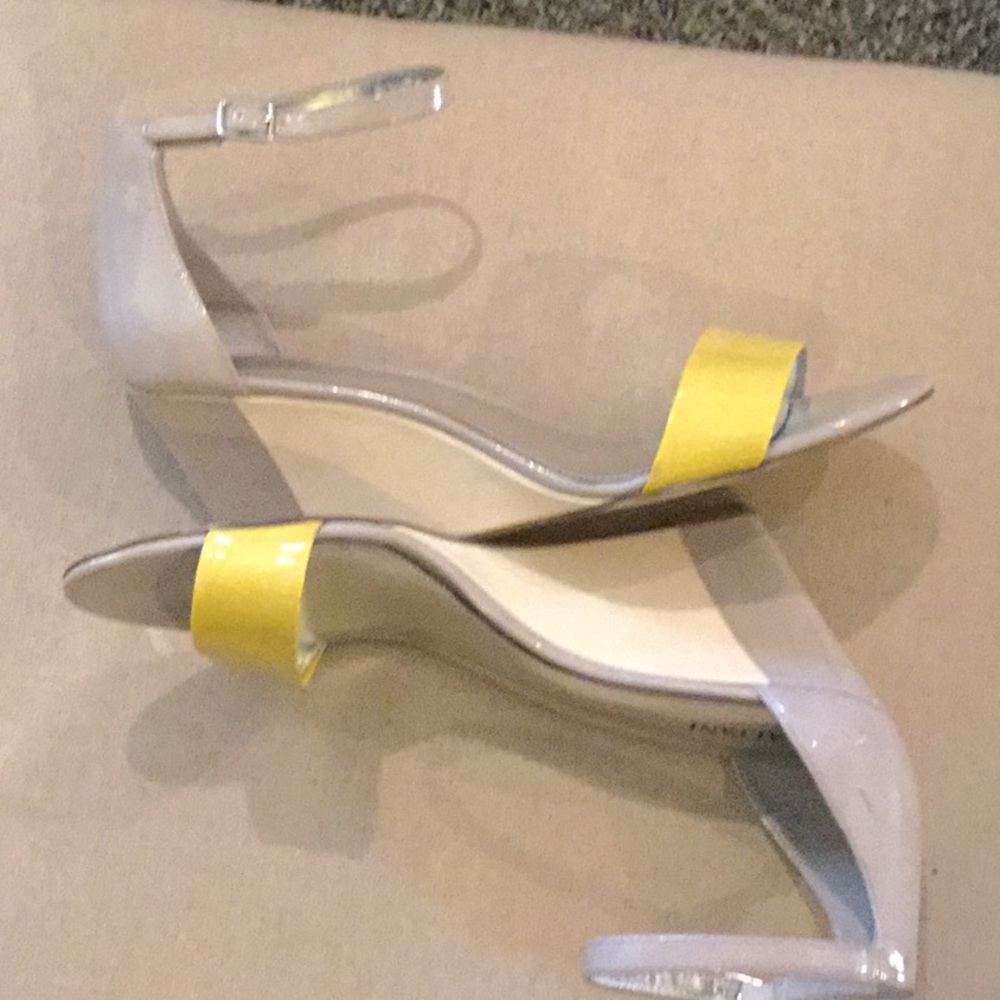 Shoes - Picture 3 of 4